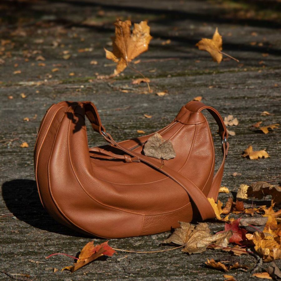 Bisse_laukkulehdet_lentaa-1