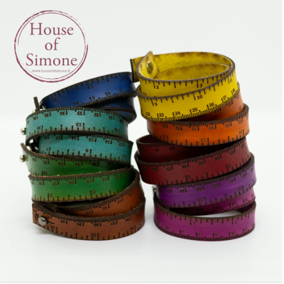 House-of-Simone-nahkaiset-mittarannekkeet