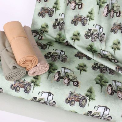tractors-dusty-green-joustocollege-kuva2-ihkaclothing